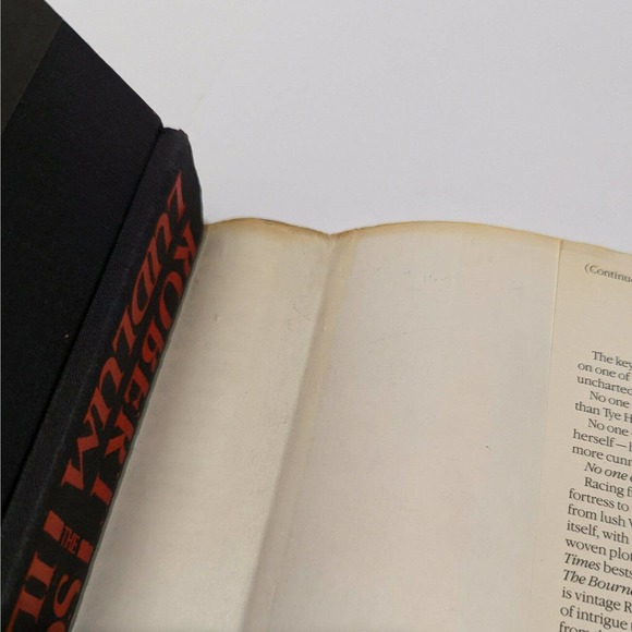 Robert Ludlum Book Lot, (2 Hardcover, 1st Edition) - Picture 7 of 10